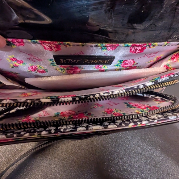 NWT Betsey Johnson Diamond Printed Crossbody Purse Bow Black Gold Chain Xodanie - Picture 9 of 16